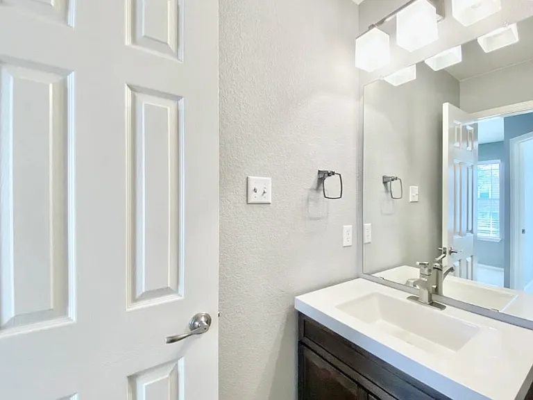 1812 Lost Maples Loop — Photo 31