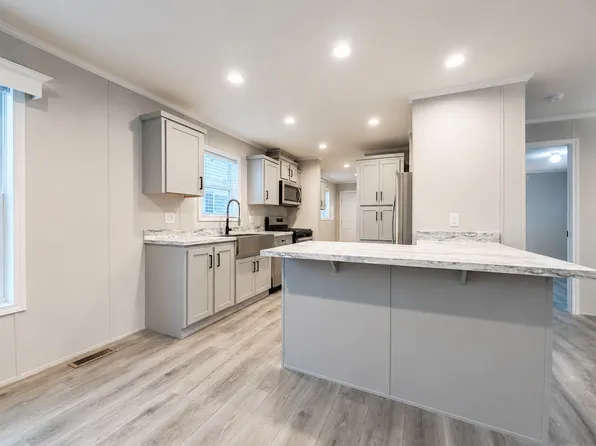4000 E 134th St #1027, Chicago, IL 60633
