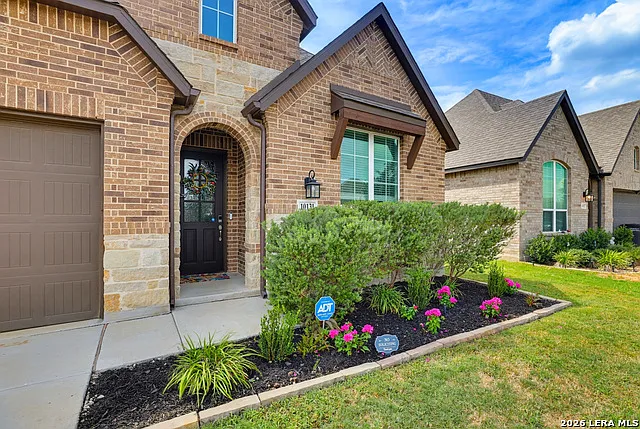 4 bed, 2.5 bath, 2293 sqft, $2,450 — Photo 3
