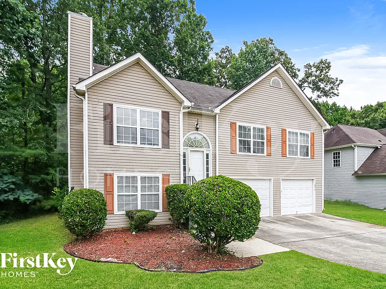 8012 Mustang Ln — Photo 1