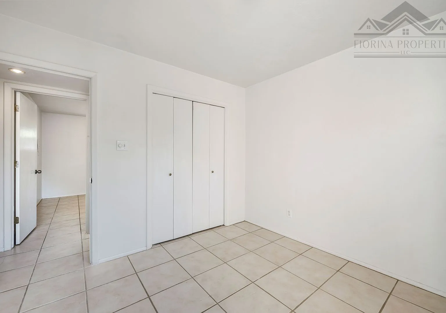 Cozy Two-Bedroom on Historic Hillside Ave. — Photo 1