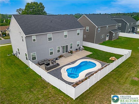 2nd image of 2670 14th St