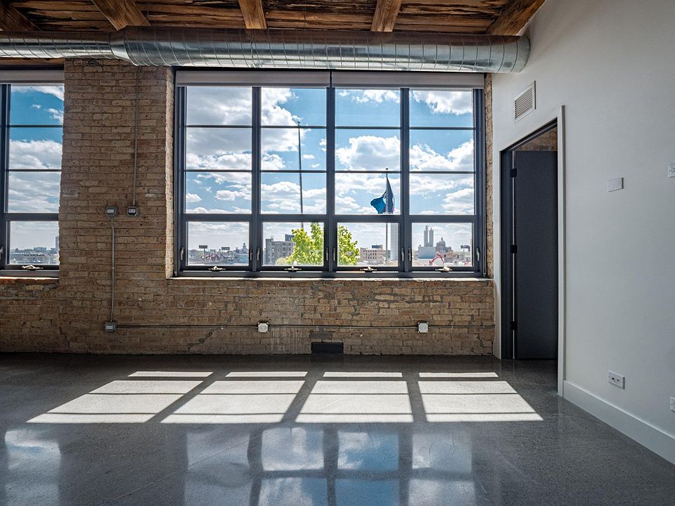 1st image of 2064 N Southport Ave #325