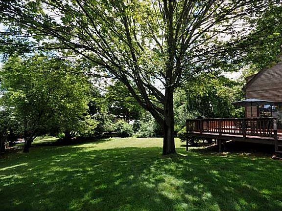 5th image of 93 River Heights Dr