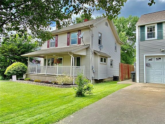 4th image of 240 Erskine Ave