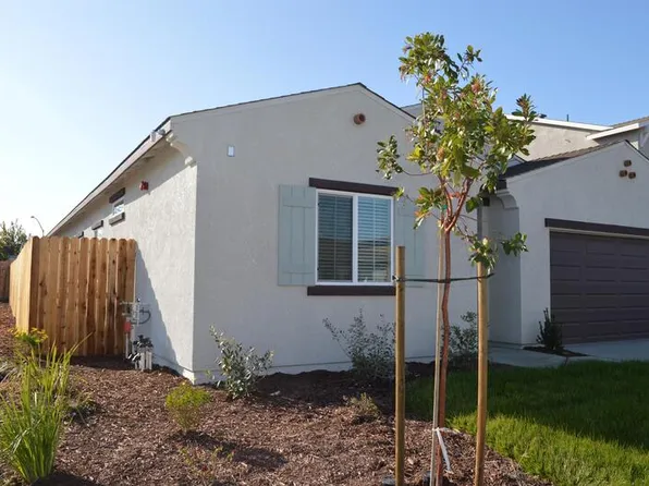 573 Bedfordshire Dr #2, Patterson, CA 95363