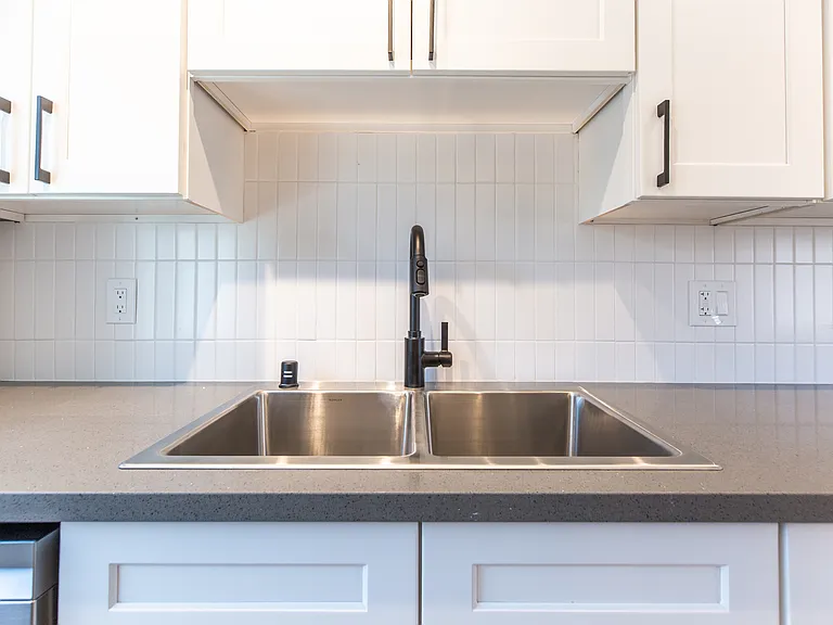 4084 Redwood Ave #9 — Photo 18