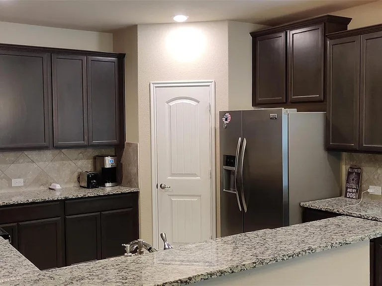 9821 Prairie Dog Ln — Photo 3