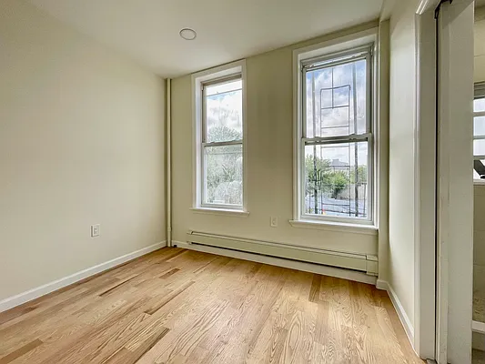 Rented by Apartmint Realty Group | media 14