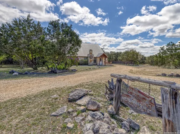 351 S AGARITA CIR, ConCan, TX 78838