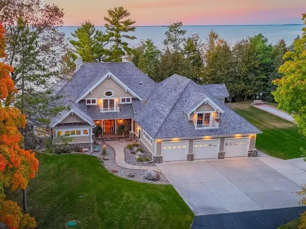 1242 Maple Leaf Trl NW, Walker, MN 56484