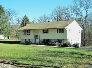 74 Youngblood Rd, Montgomery, NY 12549