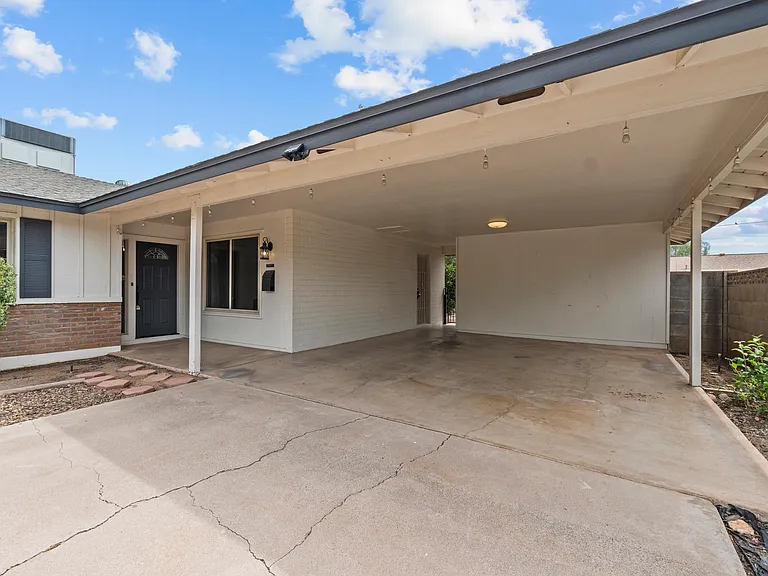1229 E Manhatton Dr — Photo 4