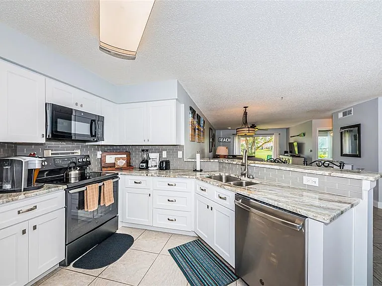 6000 Bahia Del Mar Cir #130 — Photo 7