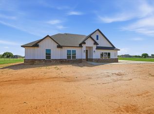 112 Cattleman Dr, Poolville, TX 76487