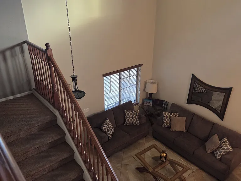 512 W Camino Parrilla — Photo 2