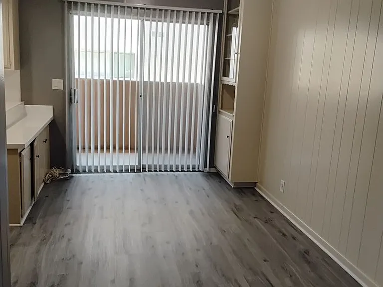 880 Victor Ave — Photo 5