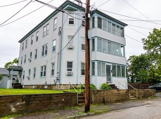 17 Wakefield St, Webster, MA 01570