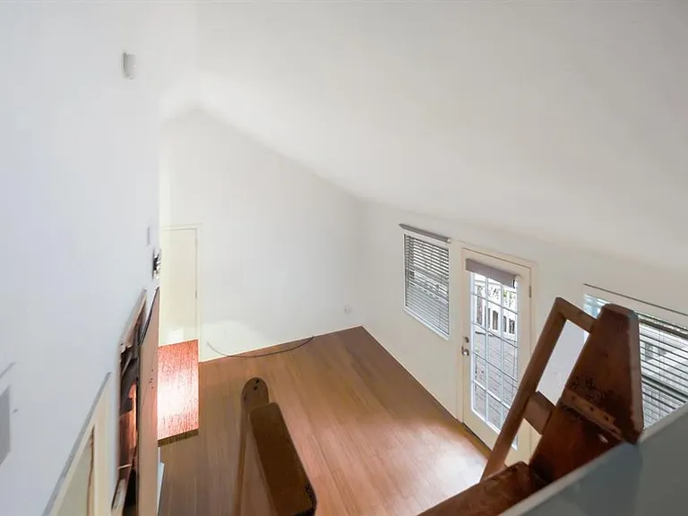 1110 W 22nd St #8 — Photo 7