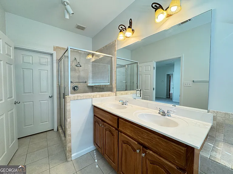 212 Turnbridge Cir — Photo 29
