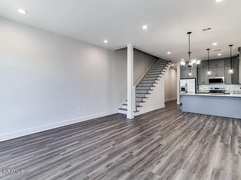 711 E Main St #600 — Photo 3