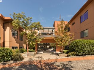 796 NW Westover Sq #11, Portland, OR 97210