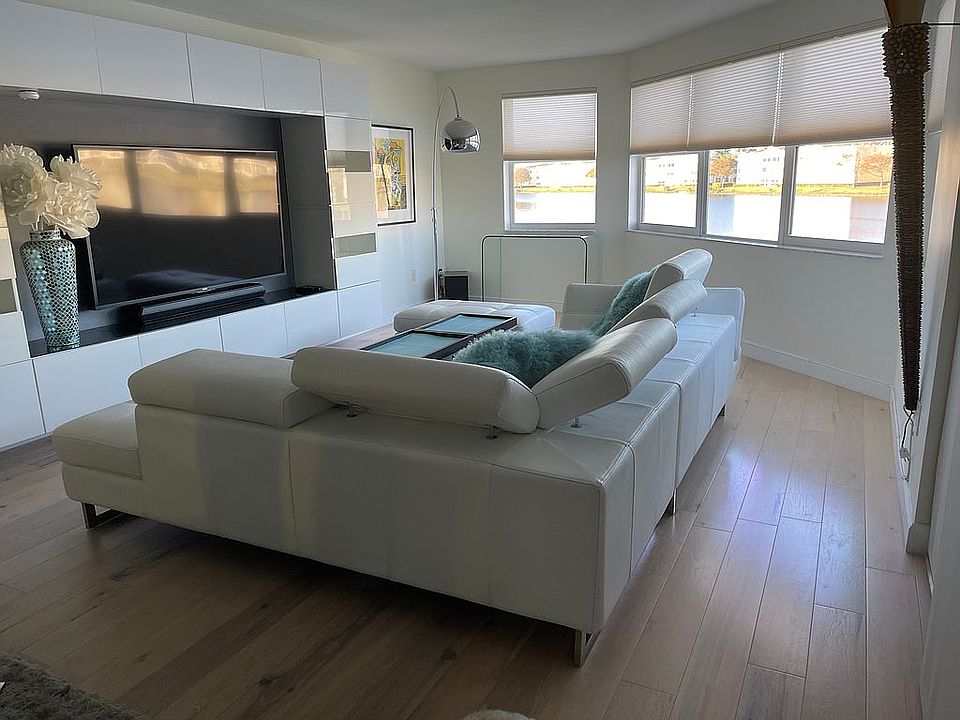 1st image of 7343 Granville Dr #208