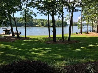 302 N Rock Island Dr, Eatonton, GA 31024