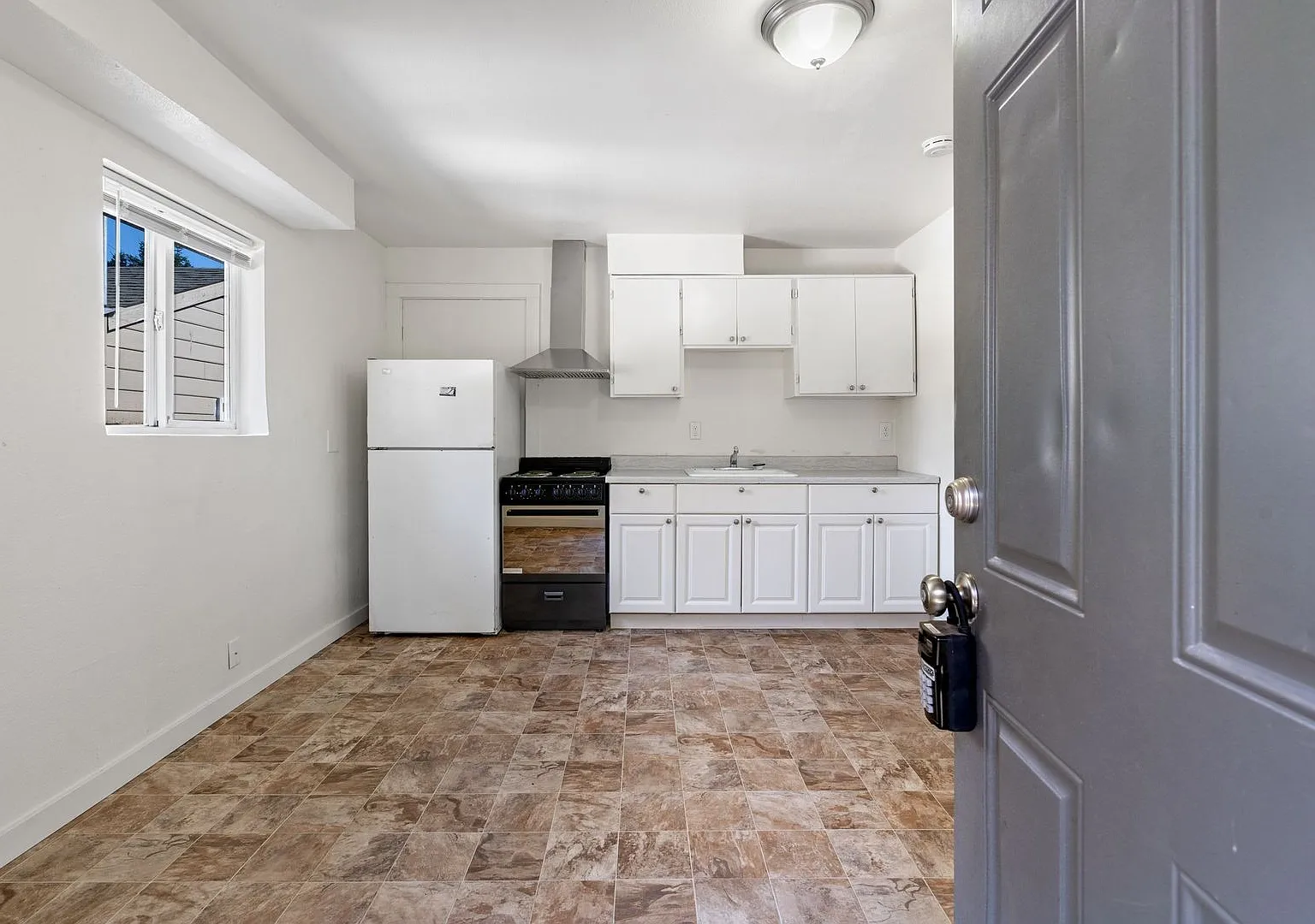 Simpson St Apartments — Photo 2