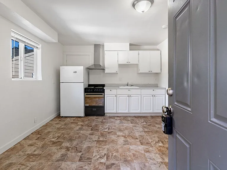 6045 NE Simpson St #6051-B — Photo 3