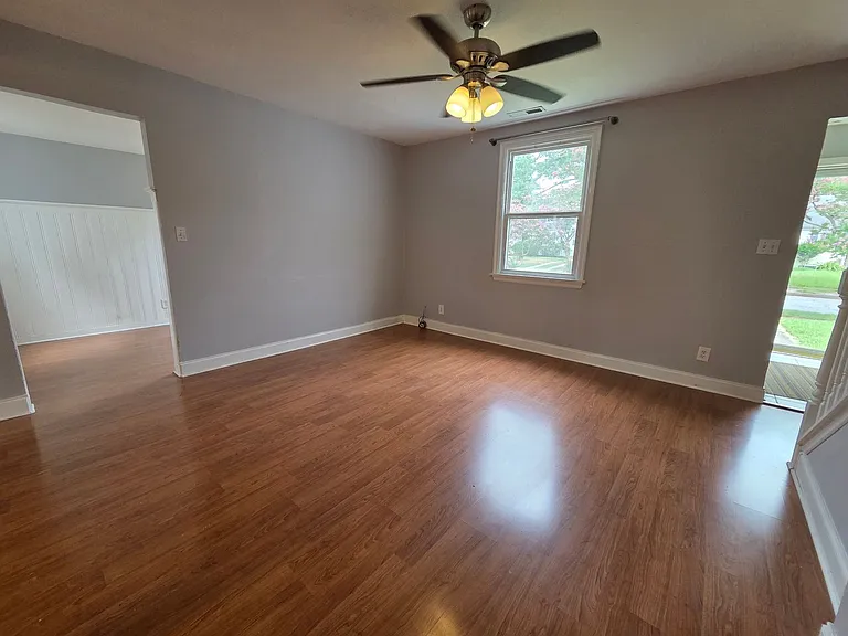 7405 Yorktown Dr — Photo 6