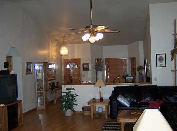 3rd image of 1416 S NASSAU Street