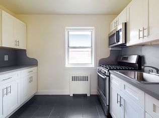 31 Stratford Ave APT 2B, Staten Island, NY 10301