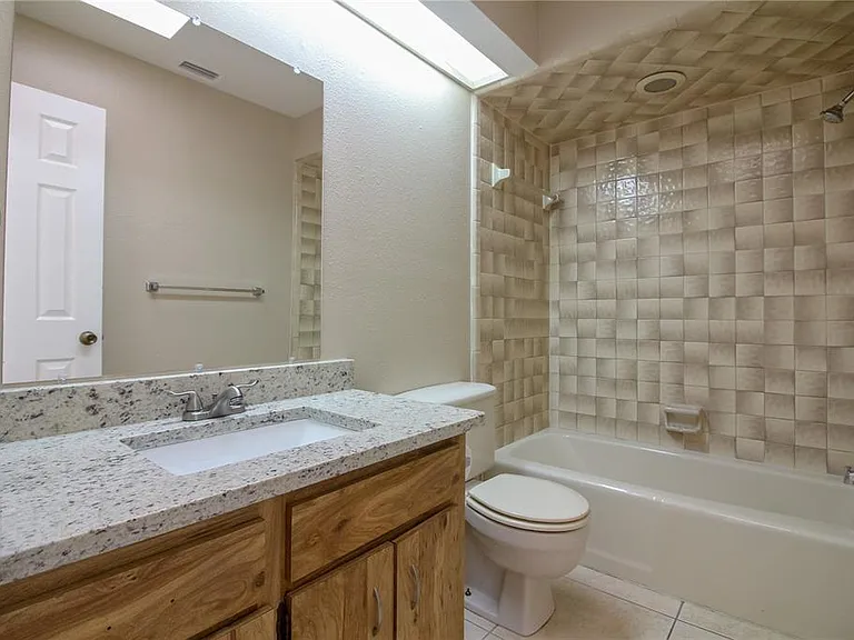 1545 King Ave — Photo 15