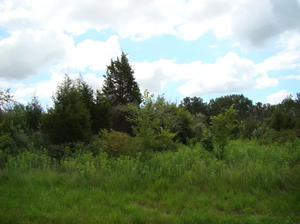 2842 Whispering Hills Dr, Marseilles, IL 61341