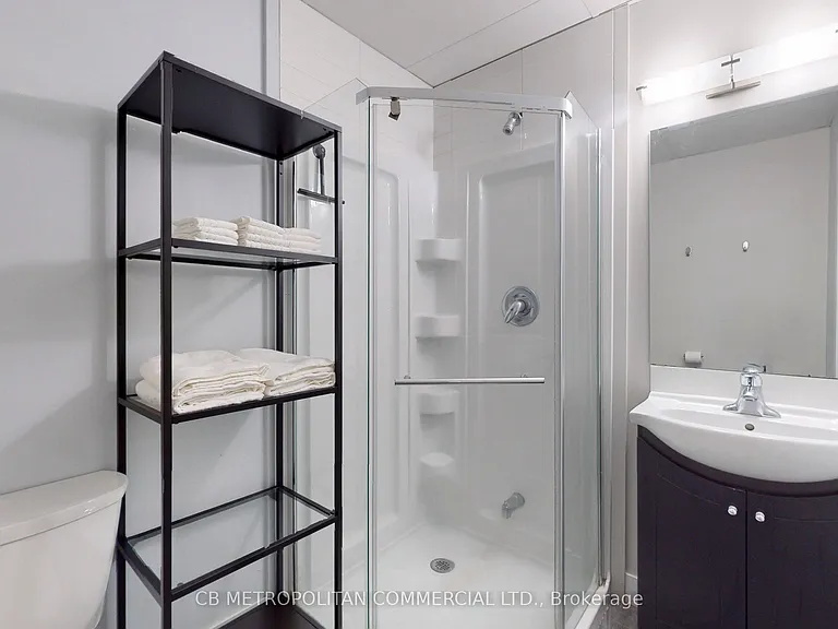 335 College St #106 — Photo 14