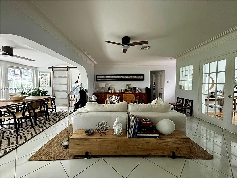 745 S Shore Dr — Photo 3