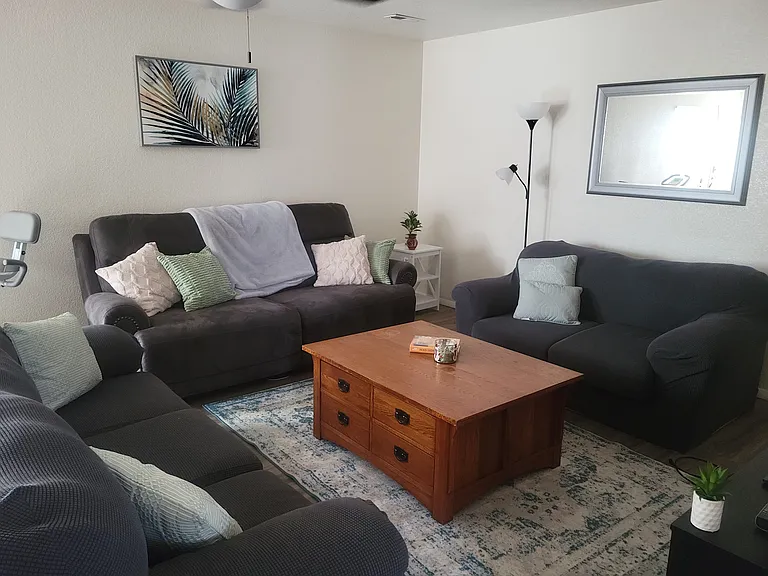 1145 Boswell Dr — Photo 2