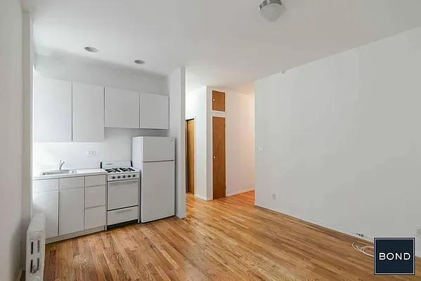 Rented by Bond New York | media 9