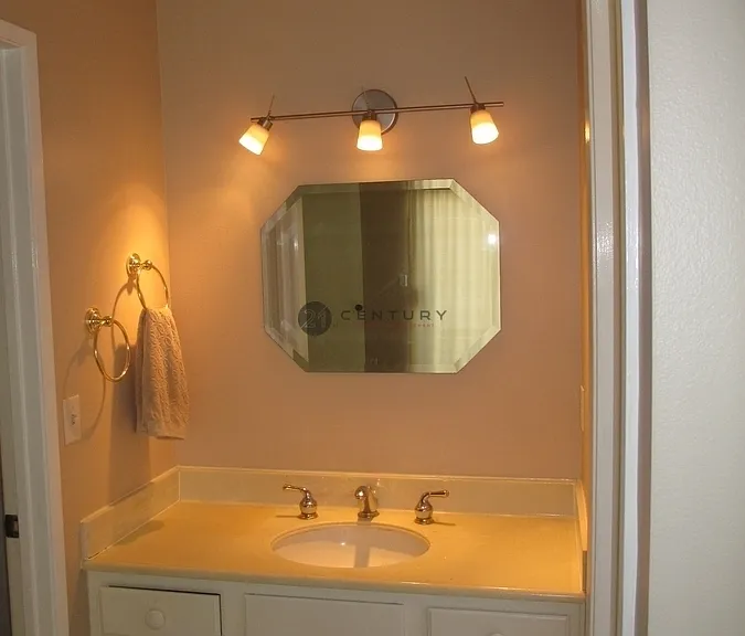 36 Dearborn Cir #36 — Photo 16