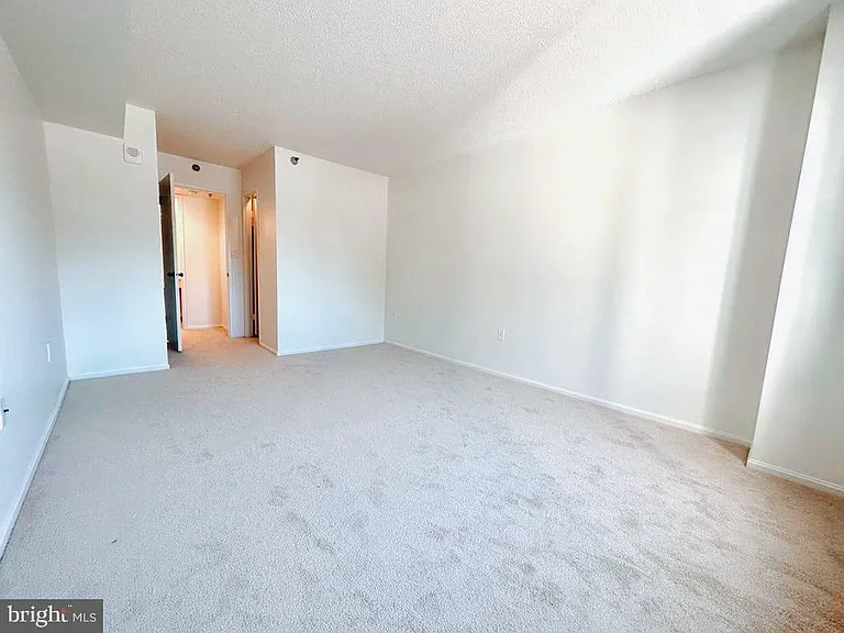 15100 Interlachen Dr #4-111 — Photo 8