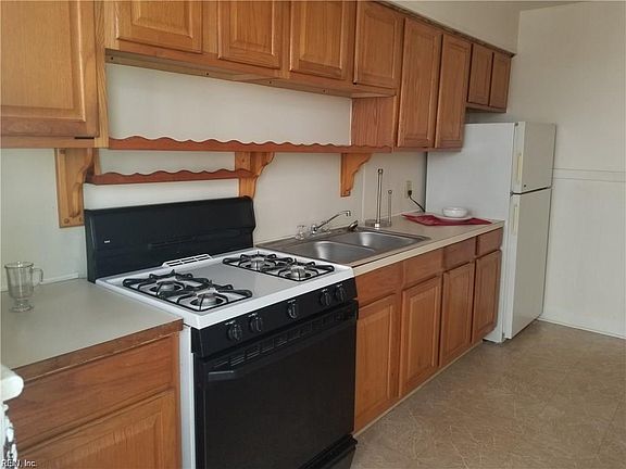 4th image of 7420 Hampton Blvd APT A1