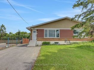892 Baseline Rd #B, Ottawa, ON K2C0A4
