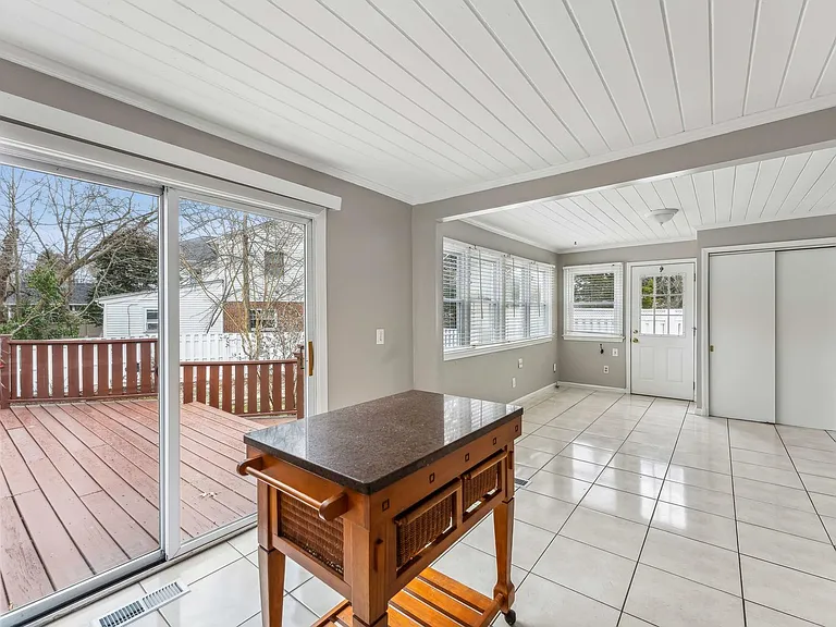 3503 Maple Ct — Photo 14