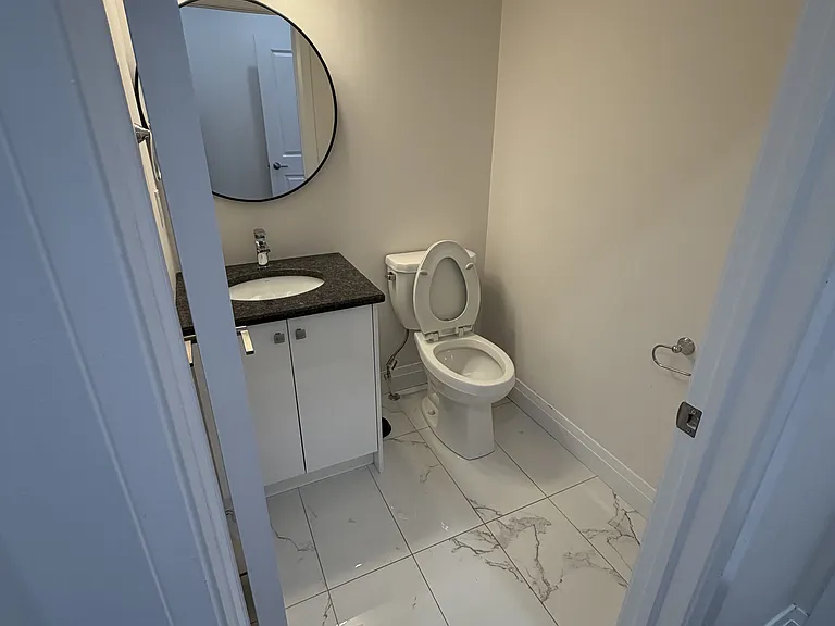 2910 Biddulph St #UPPER — Photo 4