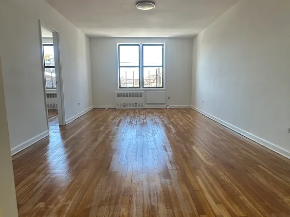 2475 East 11th Street image 1 of 5