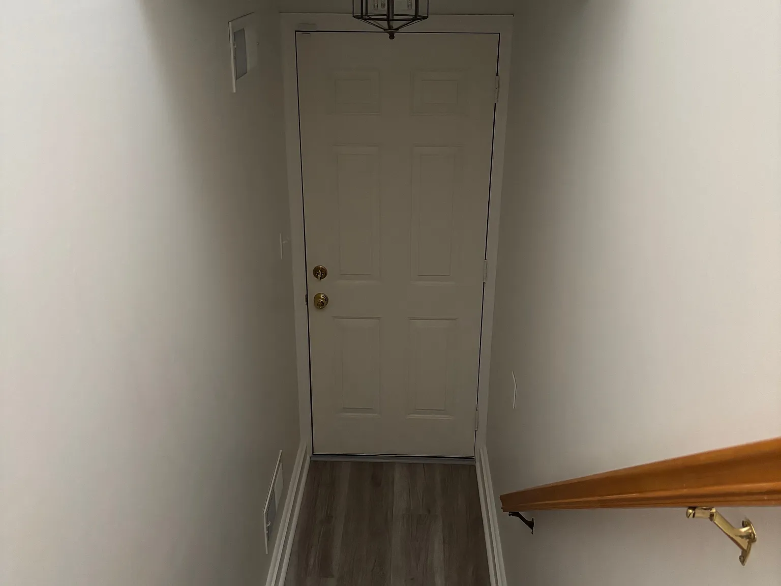 3301 A — Photo 2