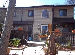 338 Woodland Ct, Coram, NY 11727