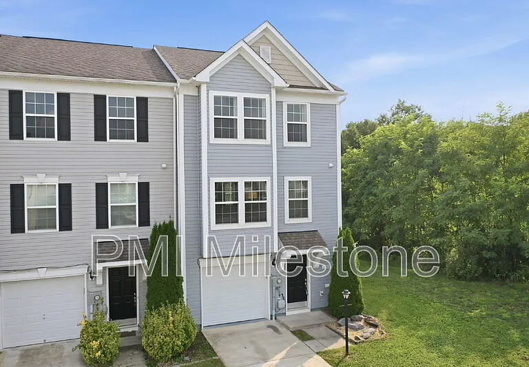 100 Bertelli Ct — Photo 40