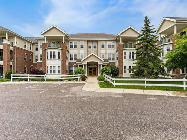 8530 Greenway Blvd Unit 210, Middleton, WI 53562